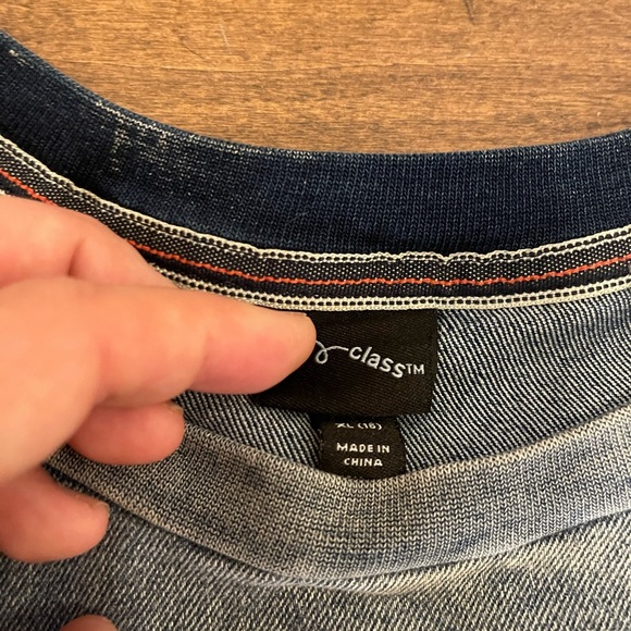 Destroyed denim pullover - Picture 3 of 4